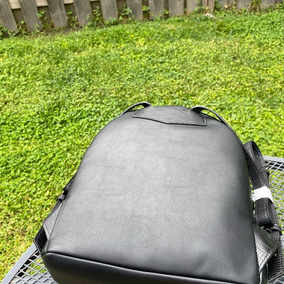 Simply Vera wang backpack - Picture 4 of 5